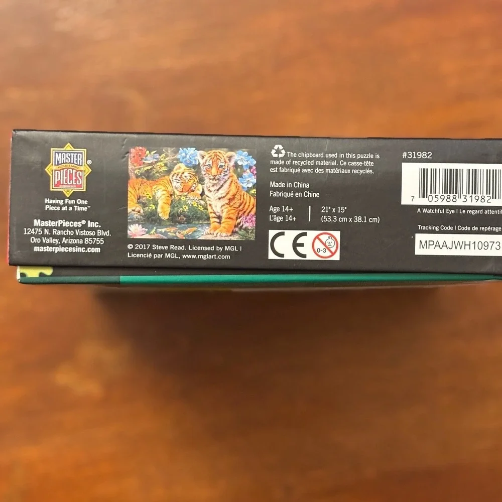 MasterPieces Glow In The Dark Tiger‎ Cubs 500 Piece Jigsaw Puzzle  Hidden images